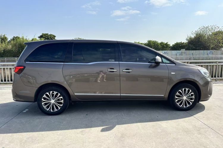 Used Buick GL8 2021 Land Cruiser Executive Class 652T Luxury Model