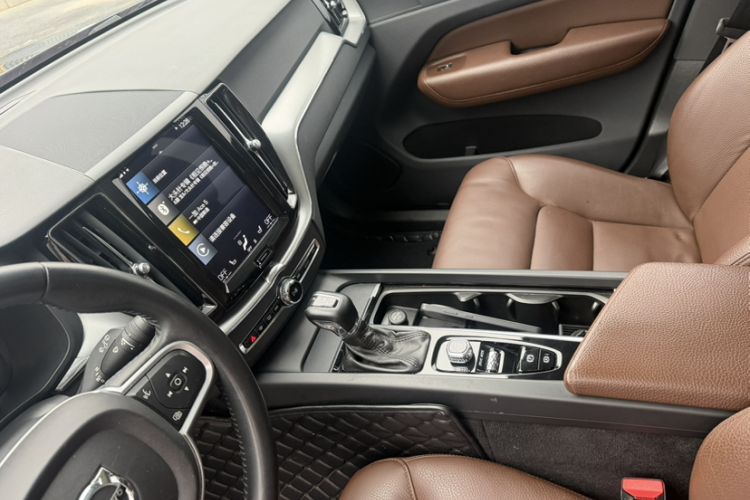 Used Volvo XC60 2019 T5 4x4 Smart Edition China V Standard
