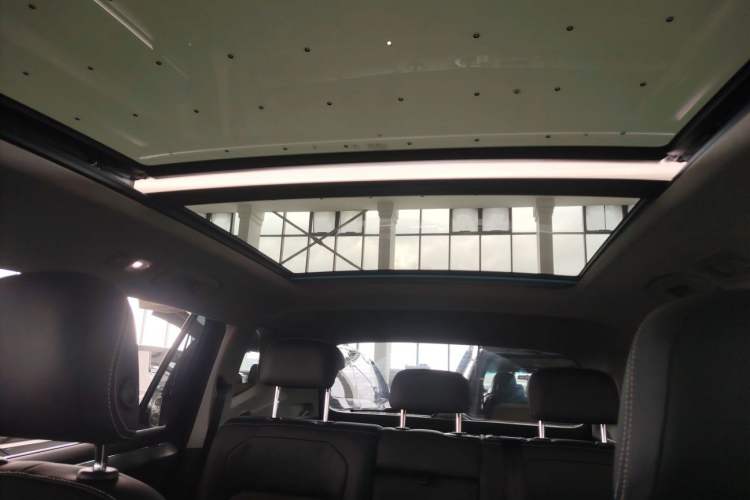 Used Volkswagen Tiguan L 2019 330TSI Automatic Two-Wheel Drive Panoramic Comfort Edition China V Standard
