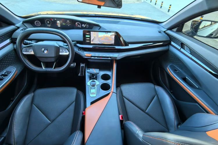 Used Changan UNI-V iDD 2023 ZhiDian iDD 1.5T 113km ZhiKu Model