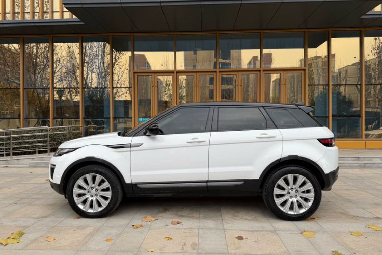 Used Land Rover Range Rover Evoque 2018 240 PS SE Smart Brilliance Edition
