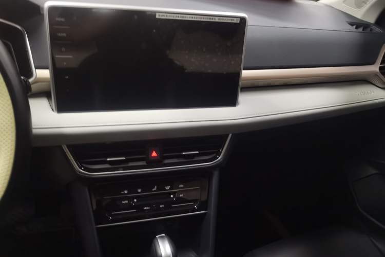 Used Volkswagen Tharu 2023 300TSI Two-Wheel-Drive Full Moon Edition
