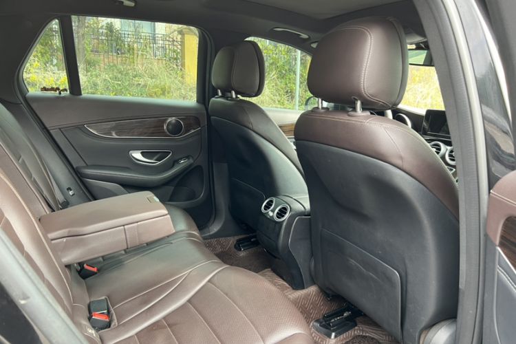 Used Mercedes-Benz GLC 2016 GLC 260 4MATIC Luxury Model
