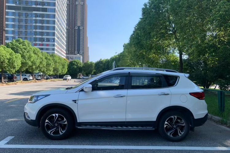 Used Dongfeng Aeolus AX7 2016 2.0L Automatic Zhiyi Trim
