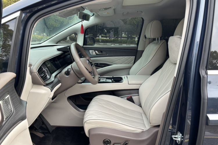 Used Denza D9 2022 DM-i 970 Four-Wheel Drive Prestige Model