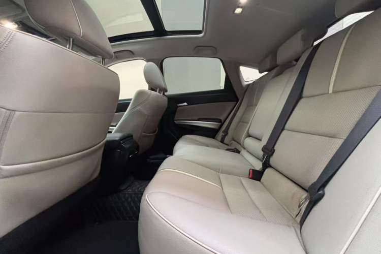 Used Honda Crosstour 2014 2.4L Luxury Edition
