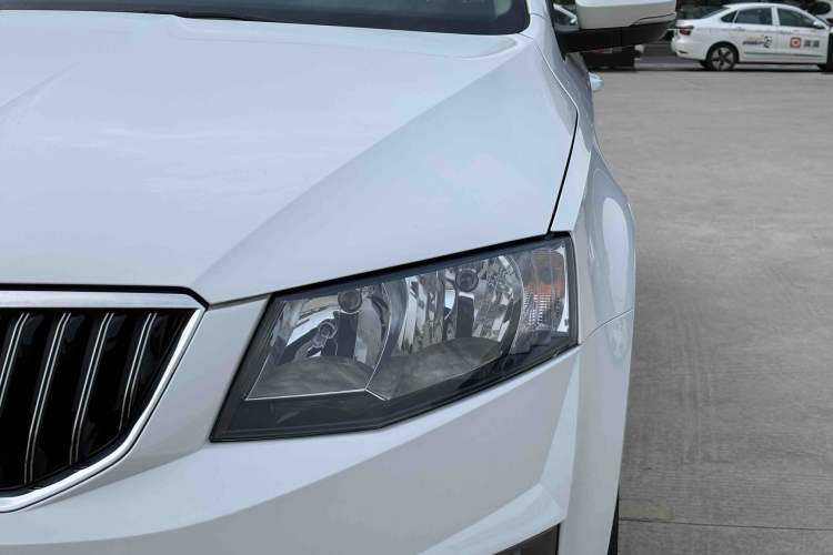 Used Skoda Octavia 2017 Classic Model 1.6L Automatic Comfort Edition
