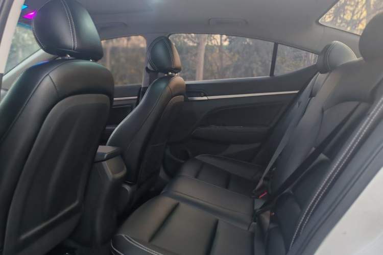 Used Hyundai Elantra 2016 1.6L Automatic ZhiXuan – Elite Version