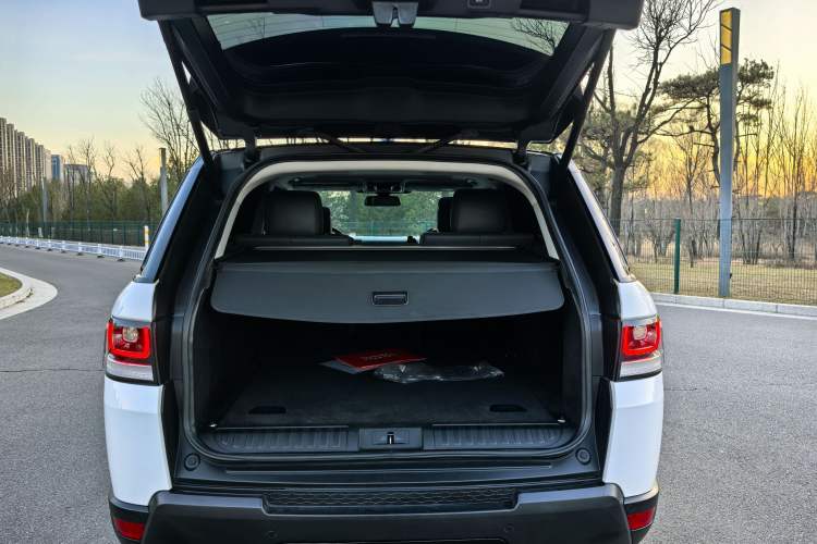 Used Land Rover Range Rover Sport 2014 3.0 SC V6 HSE
