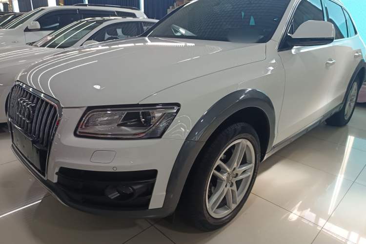 Used Audi Q5 2017 Plus 40 TFSI Technology Model
