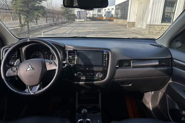 Used Mitsubishi Outlander 2016 2.4L 4x4 Elite Edition 5 Seats