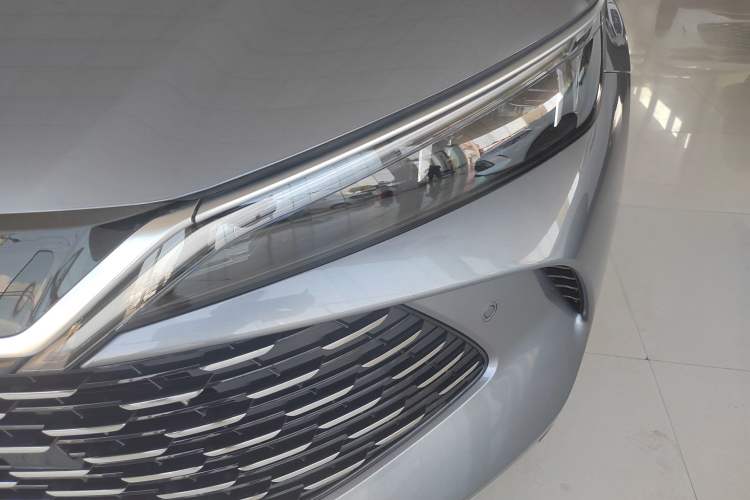 Used BYD Qin L 2025 DM-i Smart Drive 80KM Leading Model
