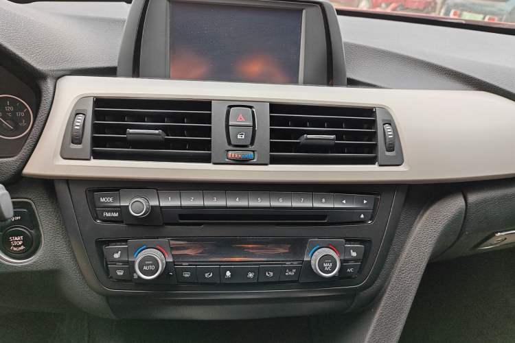 Used BMW 3 Series 2014 320i Sport Edition
