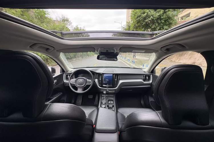 Used Volvo XC60 2019 T5 4x4 Smart Edition China V Standard
