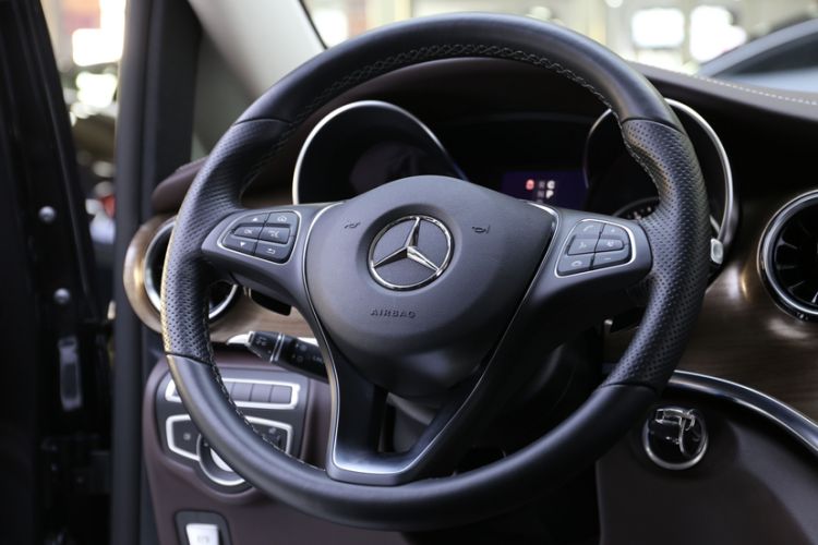 Used Mercedes-Benz V-Class 2022 V 260 L Long-wheelbase Luxury Edition