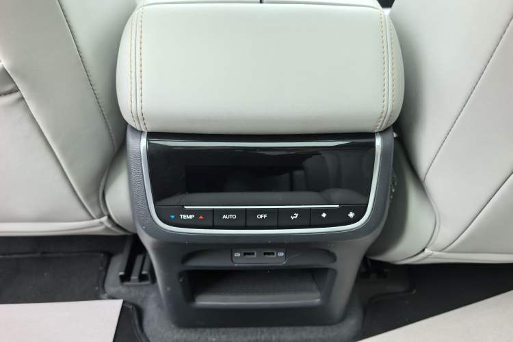 Used GAC Trumpchi GS8 2022 Linghang Series 2.0 TGDI Two-Wheel-Drive Luxury Smart Connectivity Version (7 Seats)