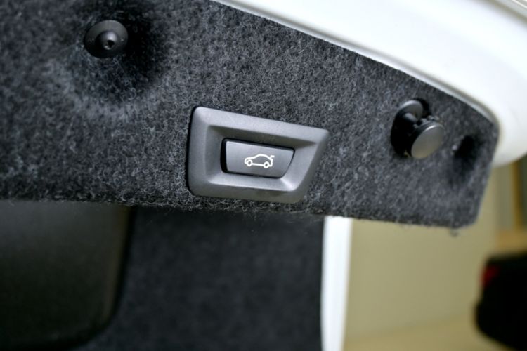 Used BMW 5 Series 2014 528Li Leading Model
