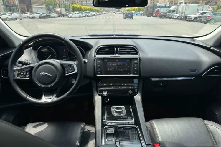 Used Jaguar F-PACE 2018 2.0T Four-Wheel Drive Urban Luxury Edition
