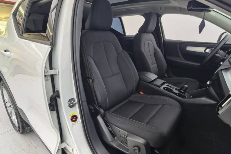 Used Volvo XC40 2022 T4 Four-Wheel Drive Smart & Stylish Edition