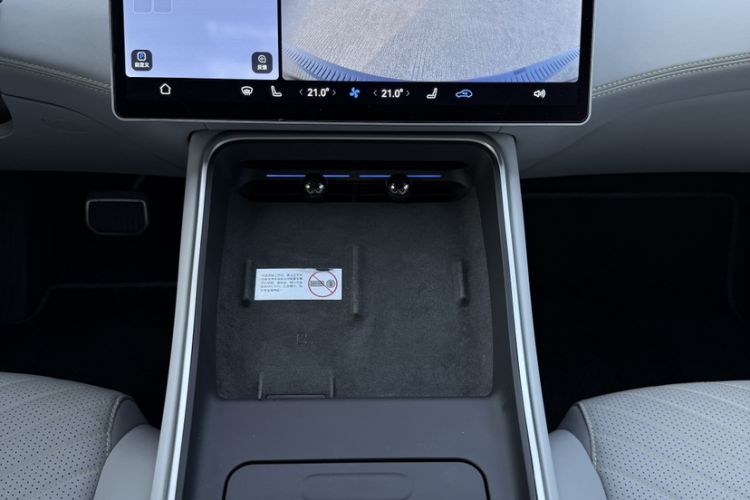 Used  11 2022 Long-Range Dual-Motor Luxury Edition 4 Seats
