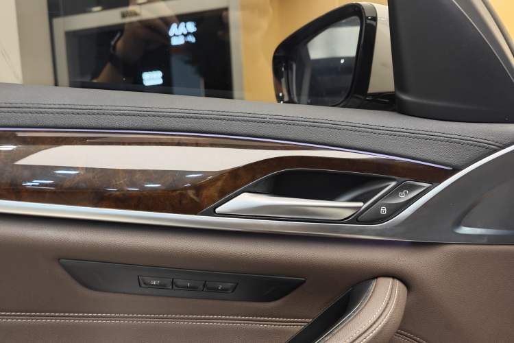 Used BMW 5 Series 2019 Facelifted 525Li Luxury Package
