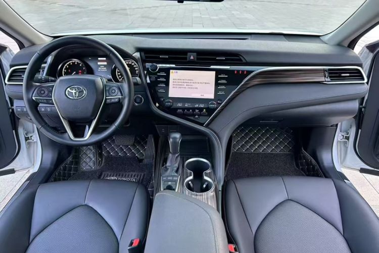 Used Toyota Camry 2018 2.5G Luxury Edition
