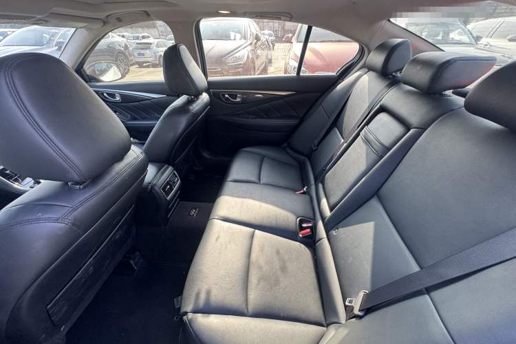 Used Infiniti Q50L 2015 2.0T Comfort Edition
