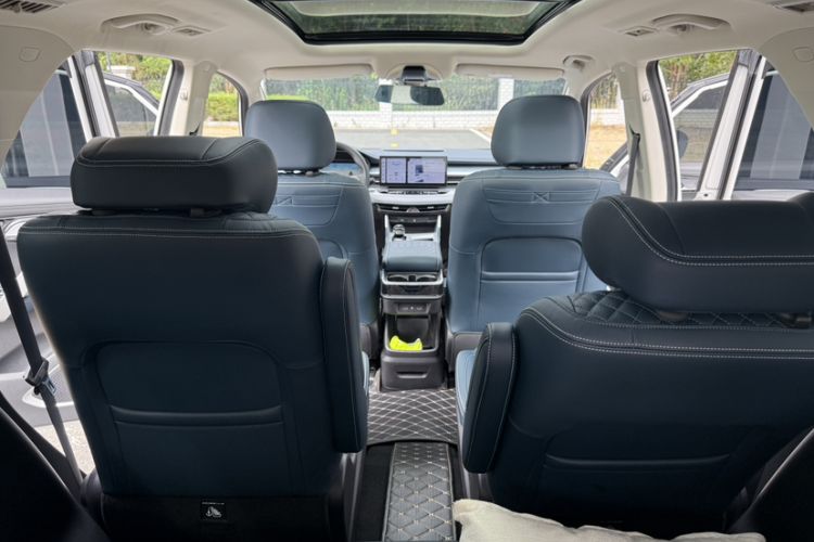 Used Geely Auto Jiajie 2023 Geely Jiaji L 1.5TD DCT Luxury Model
