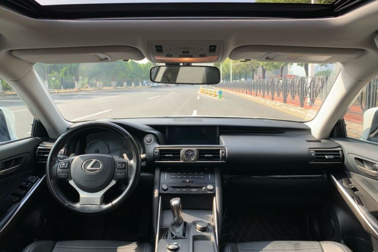 Used Lexus IS 2017 300 FENGSHANG Edition
