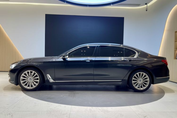 Used BMW 7 Series 2018 730Li Leading Model Excellence Package
