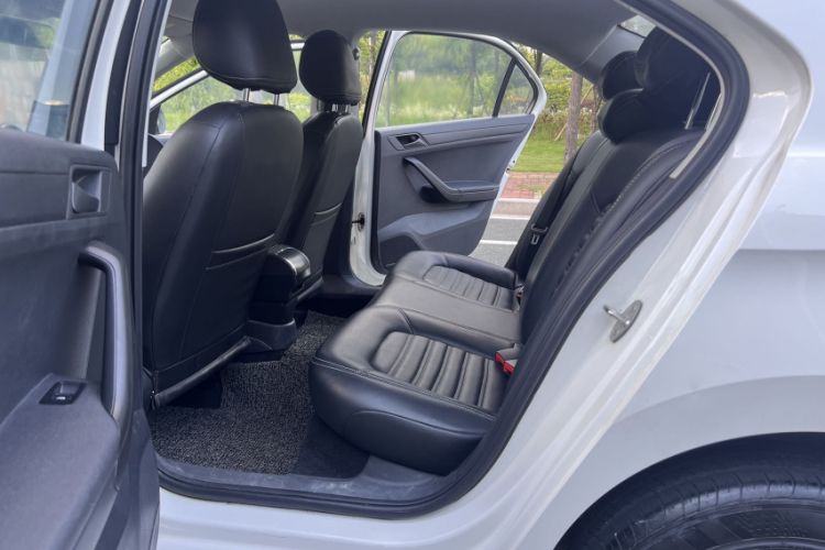 Used Volkswagen Jetta 2017 1.5L Automatic Fashion Model
