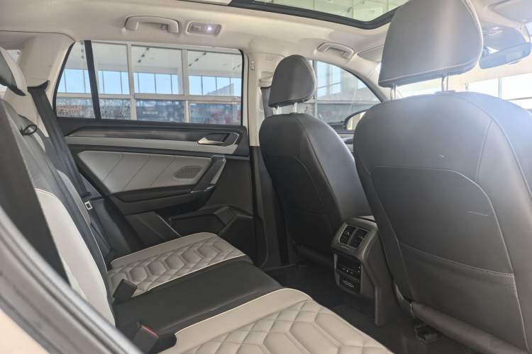 Used Volkswagen Tayron 2023 280TSI Two-Wheel-Drive Luxury Plus Advanced Version