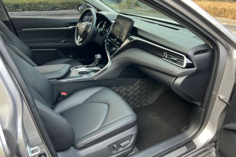 Used Toyota Camry 2021 2.0G Luxury Edition