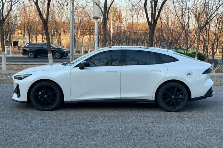 Used Changan UNI-V 2022 1.5T Prestige Version
