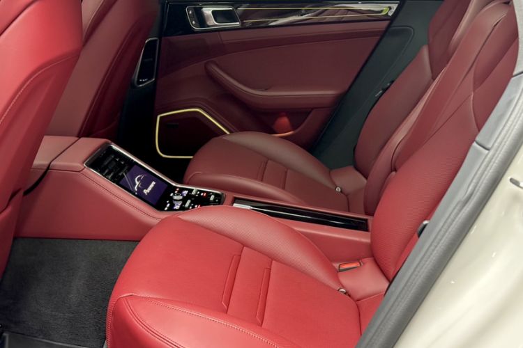 Used Porsche Panamera 2023 Facelifted Panamera 2.9T Platinum Edition
