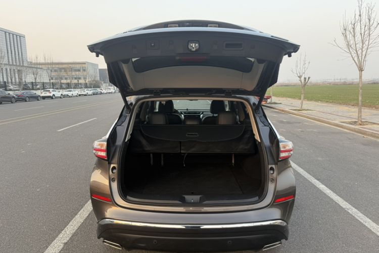 Used Nissan Murano 2019 2.5L XL Two-Wheel Drive Smart Connect Luxury Edition China VI Standard