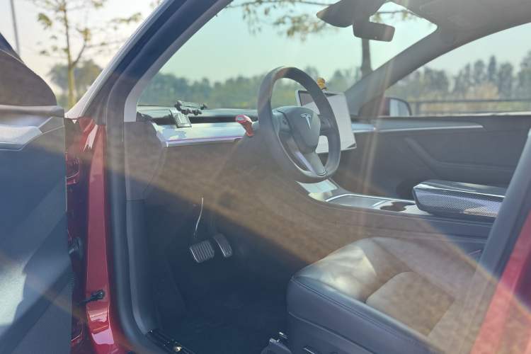 Used Tesla Model Y 2024 Rear-Wheel-Drive Version
