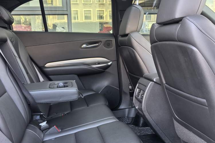 Used Cadillac XT4 2021 28T Two-Wheel Drive Leading Version
