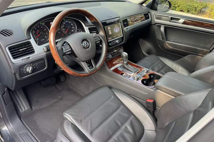 Used Volkswagen Touareg 2014 3.0 TSI New Edition