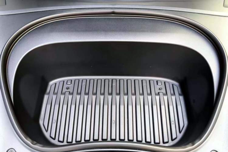 Used Tesla Model 3 2023 Long-Range All-Wheel-Drive Version
