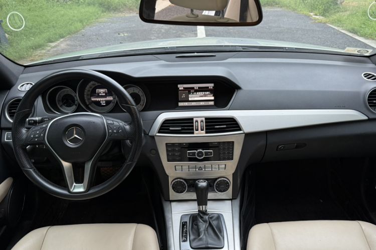 Used Mercedes-Benz C-Class 2011 C 200 Fashion Travel Edition
