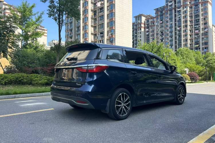 Used BYD Song MAX 2018 1.5T Manual Smart Connect Luxury 6-Seater
