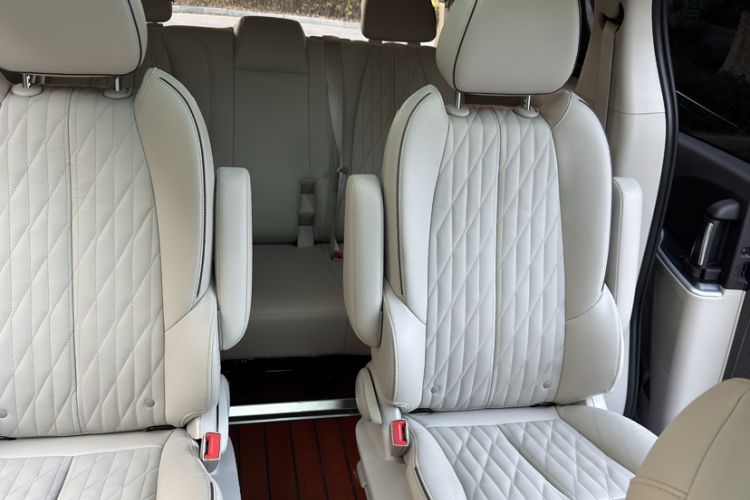 Used Buick GL8 2021 Land Cruiser Executive 652T Premium Model
