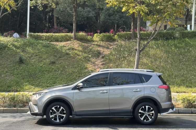 Used Toyota RAV4 2016 2.0L CVT Two-Wheel Drive Smart Edition China V Standard

