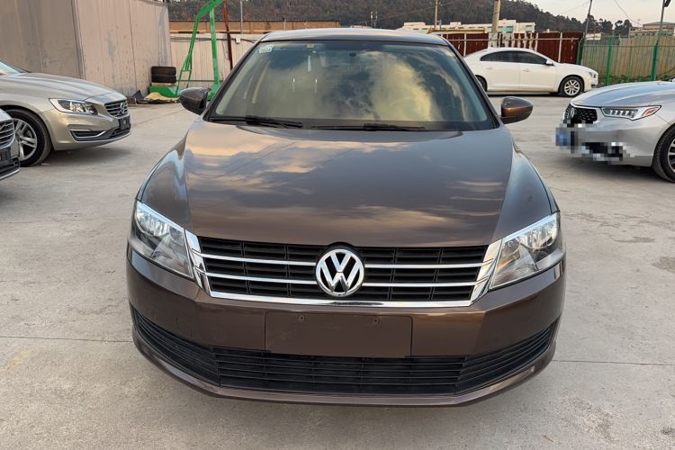 Used Volkswagen Gran Lavida 2013 1.6L Automatic Fashion Model