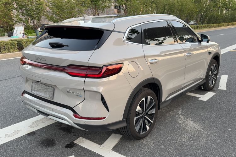 Used BYD Song PLUS New Energy 2025 EV Intelligent Driving Edition 520km Luxury Model
