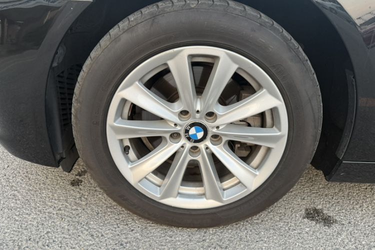 Used BMW 5 Series 2014 520Li Elegant Model
