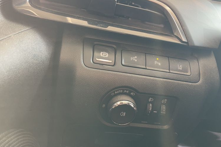 Used Buick GL6 2021 323T Mild Hybrid Connect Prestige Model
