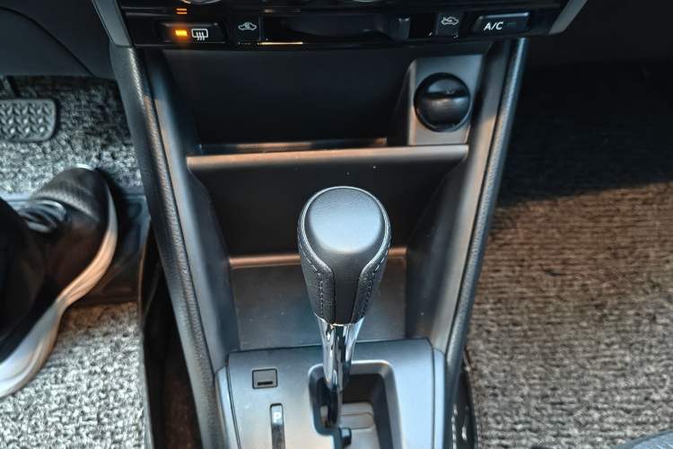 Used Toyota YARiS L 2016 Revised 1.5E CVT Charming Edition
