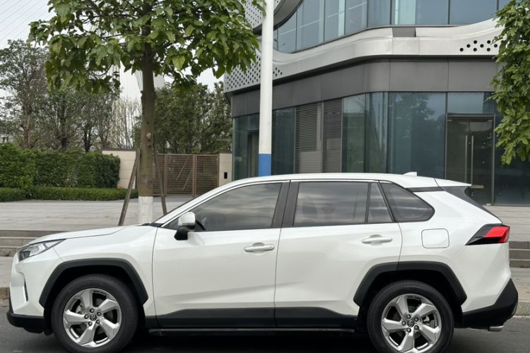 Used Toyota RAV4 2020 2.0L CVT Two-Wheel Drive Fashion PLUS Edition
